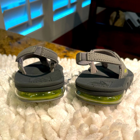 NWOT Toddler Reef Fanning Sandals, size 7 - Picture 2 of 4